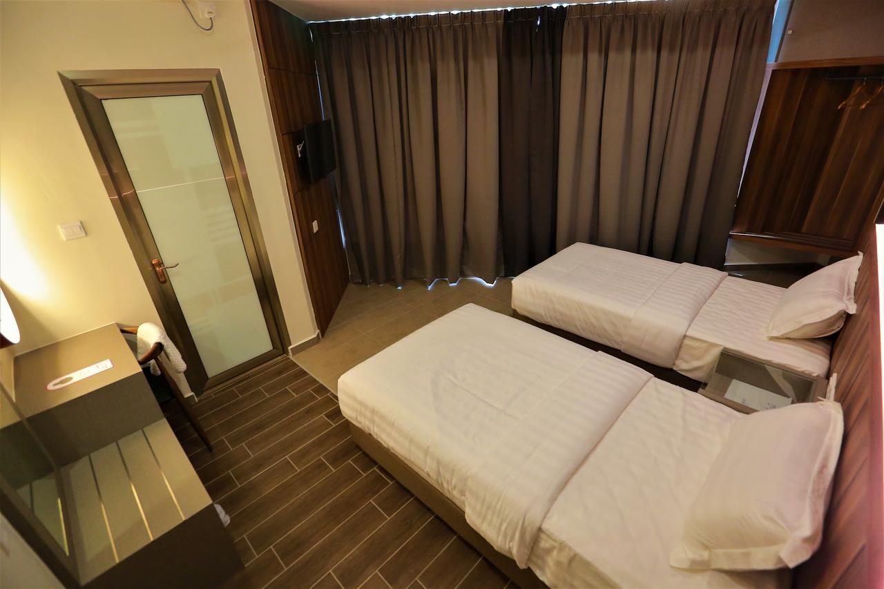 Pantai Regal Boutique Hotel Kuantan Esterno foto