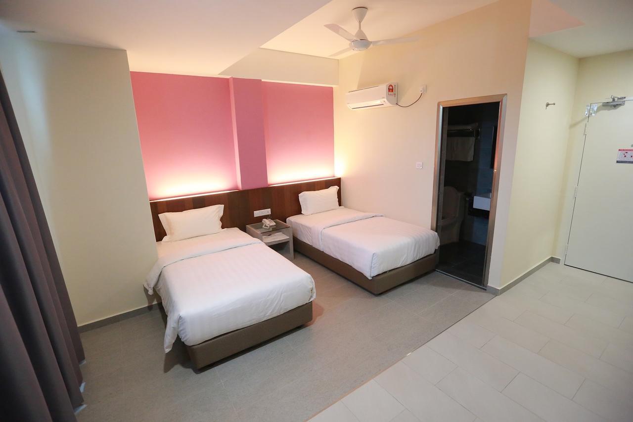Pantai Regal Boutique Hotel Kuantan Esterno foto